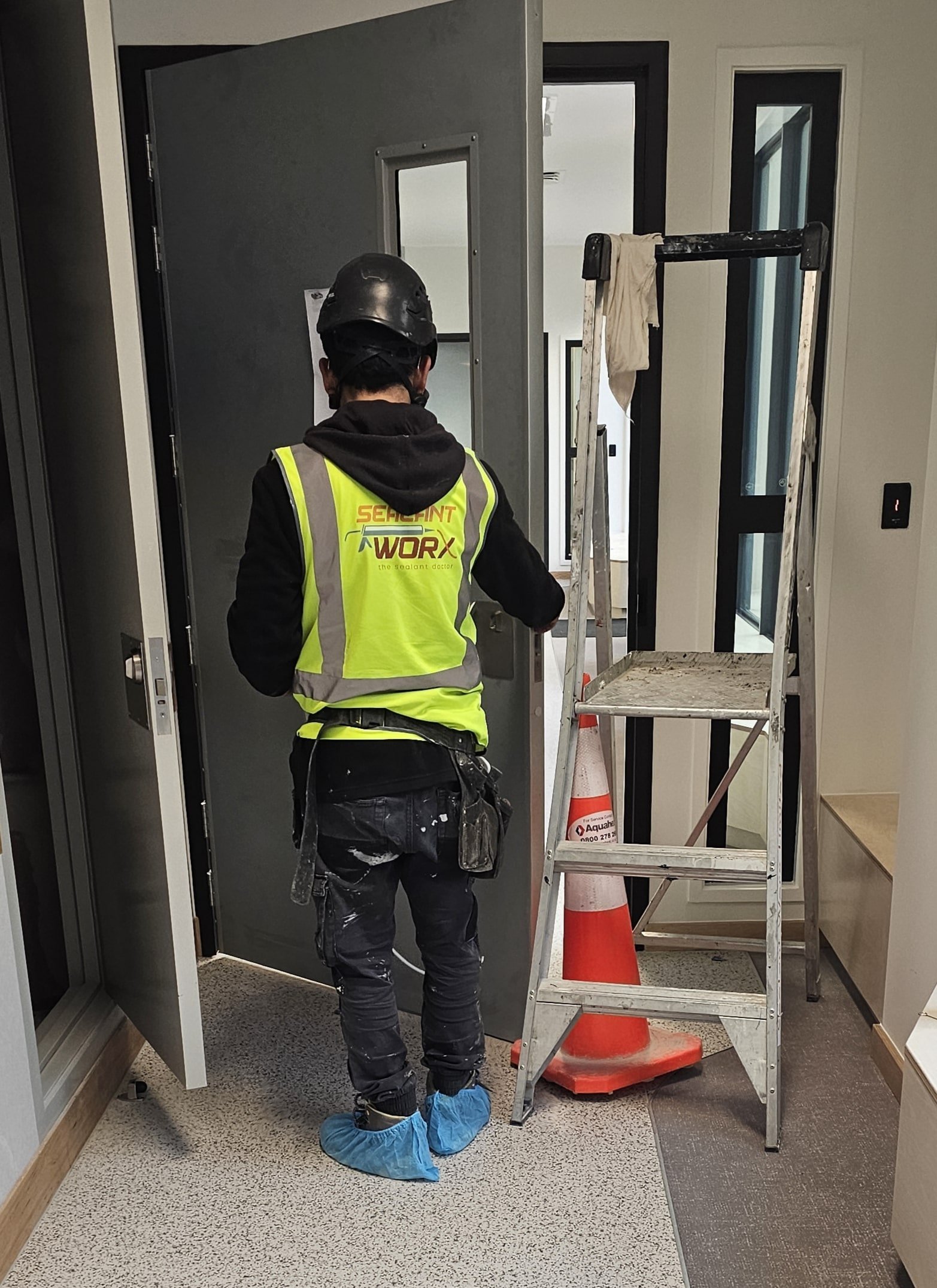 Sealant Installer